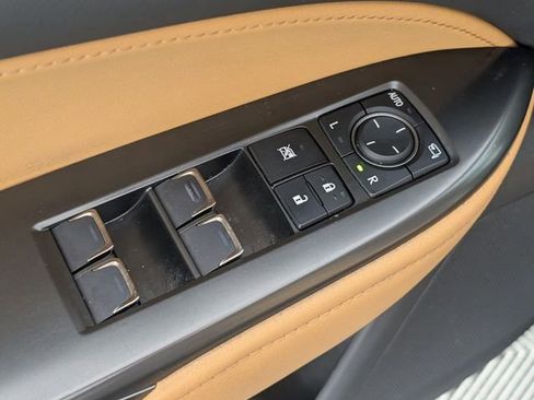 Used 2024 Lexus NX 250 FWD w/ Towing Package (2000 Lbs) image 11
