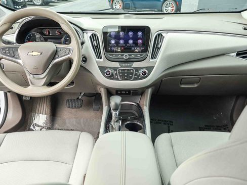 Used 2021 Chevrolet Malibu LT image 6