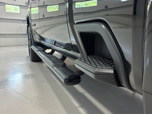 Used 2022 GMC Sierra 2500 AT4 w/ Snow Plow Prep/Camper Package AWD/4WD image 39