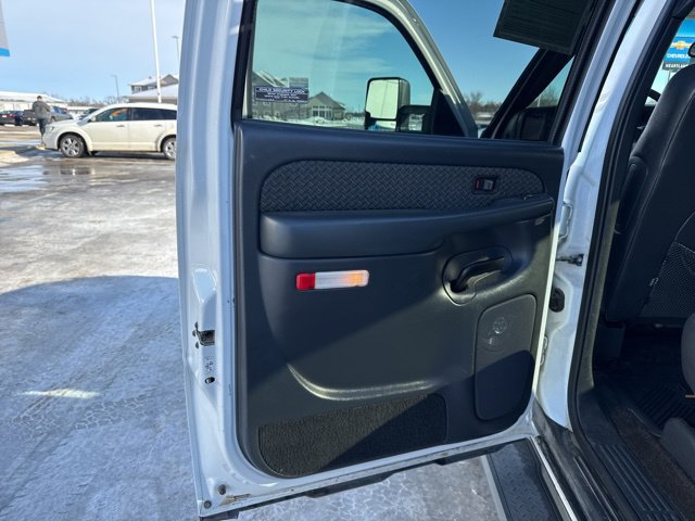 Used 2002 Chevrolet Avalanche 2500 AWD/4WD image 21