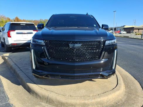 Used 2022 Cadillac Escalade Sport image 2