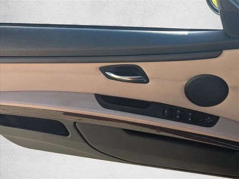 Used 2012 BMW 328i Convertible image 9