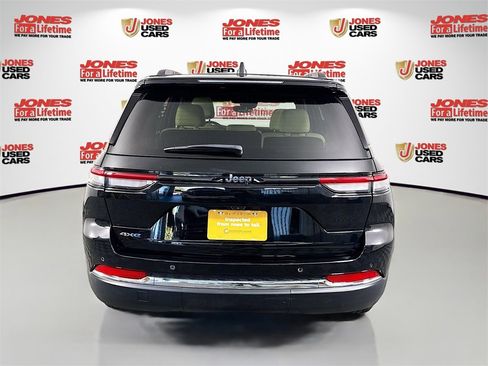 Used 2023 Jeep Grand Cherokee 4WD 4xe image 16