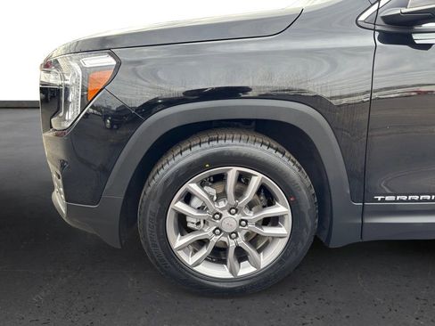 Used 2024 GMC Terrain SLT image 13