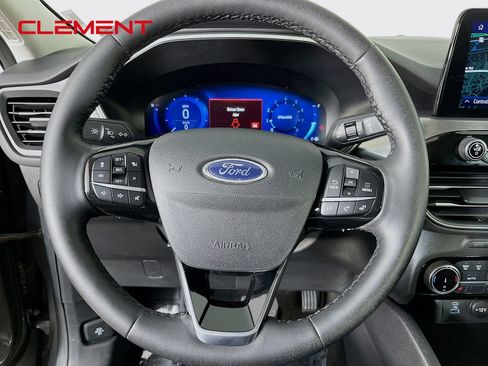 Used 2022 Ford Escape Titanium AWD/4WD image 13