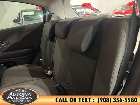 Used 2022 Honda HR-V EX image 16