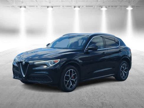 Used 2021 Alfa Romeo Stelvio Ti AWD/4WD image 4