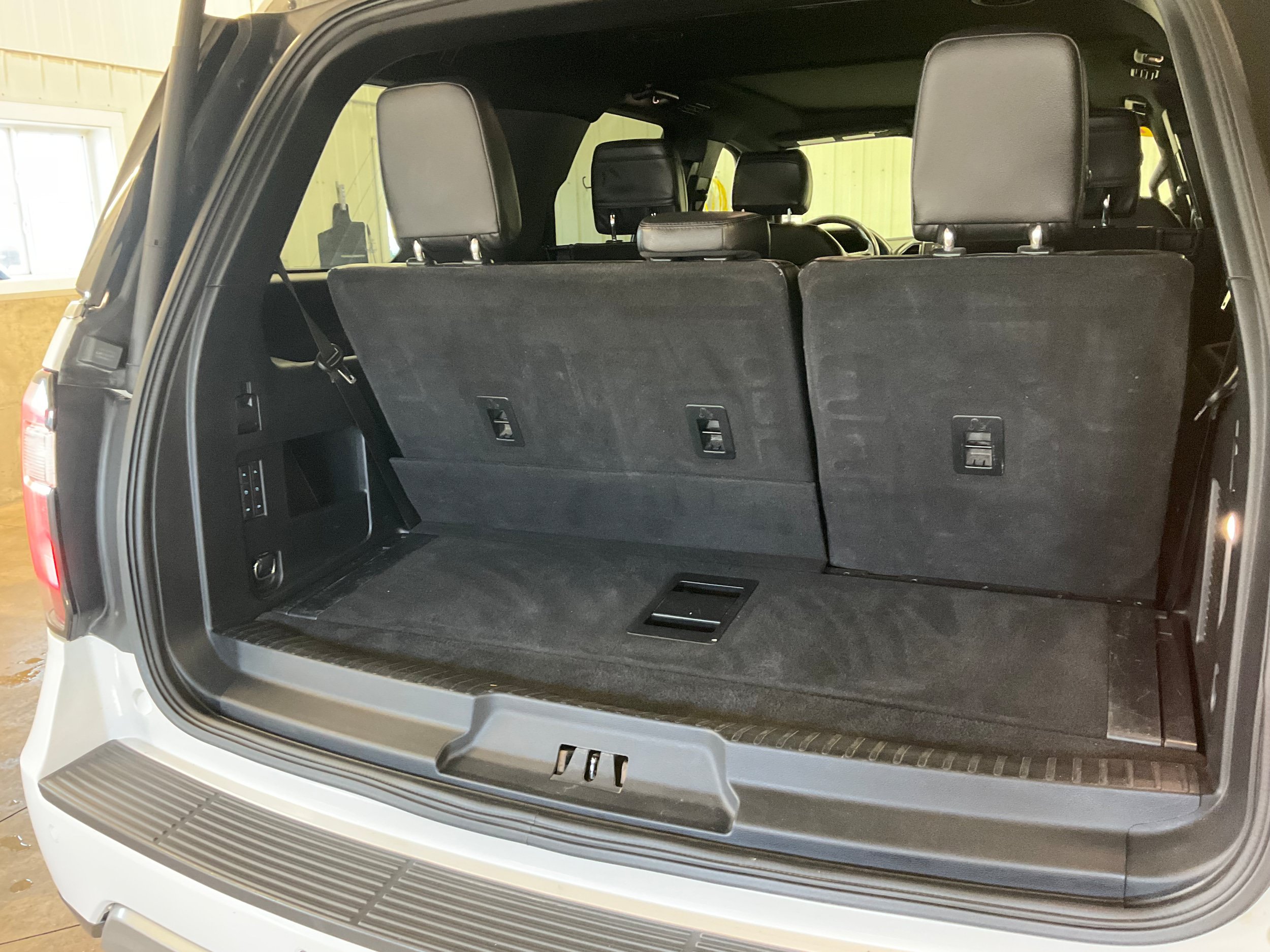 Used 2019 Ford Expedition Limited w/ Special Edition Package AWD/4WD image 23
