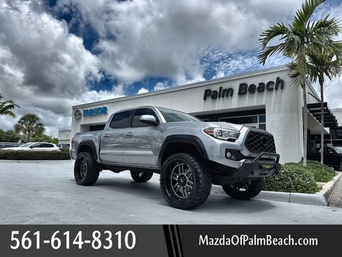 Used 2017 Toyota Tacoma TRD Sport w/ Tow Package RWD image 1