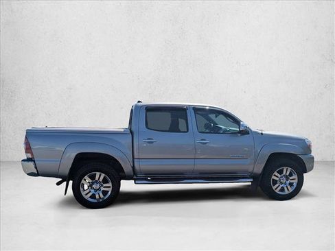 Used 2015 Toyota Tacoma 4x4 Double Cab w/ Limited Package image 4