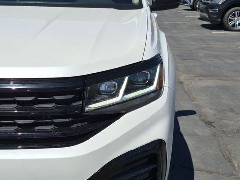 Used 2022 Volkswagen Atlas SEL R-Line AWD/4WD image 12