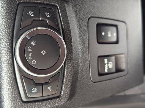 Used 2019 Ford F150 XLT w/ Equipment Group 302A Luxury AWD/4WD image 13