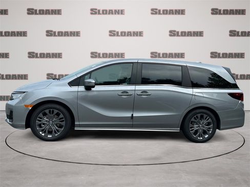 New 2026 Honda Odyssey Touring image 2