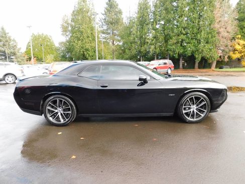 Used 2018 Dodge Challenger R/T Plus image 21
