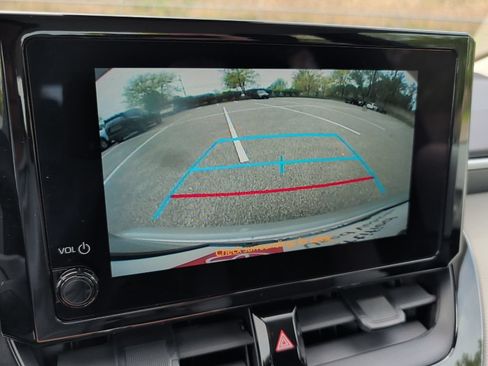 Used 2023 Toyota Corolla LE FWD image 19