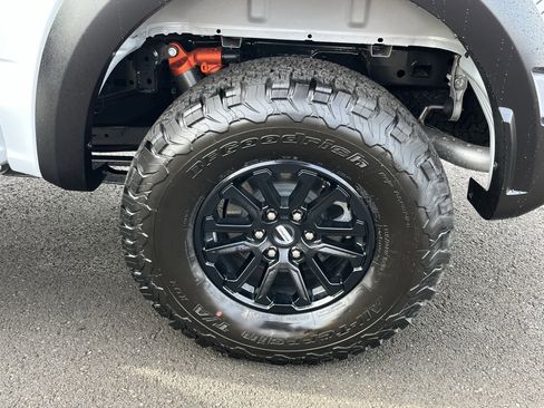 Used 2025 Ford F150 Raptor image 25