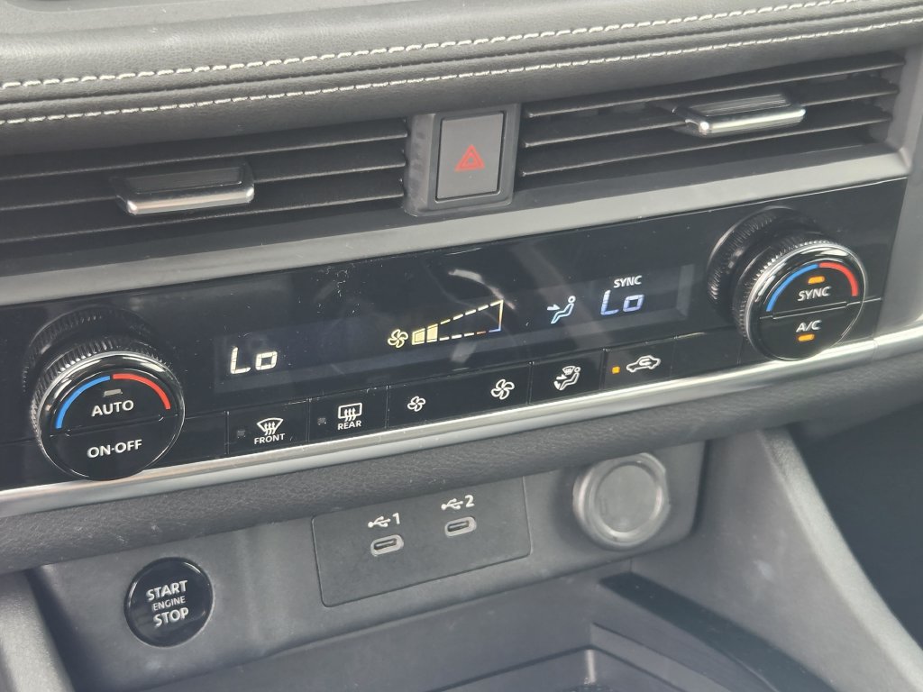 Used 2024 Nissan Rogue SV AWD/4WD image 19