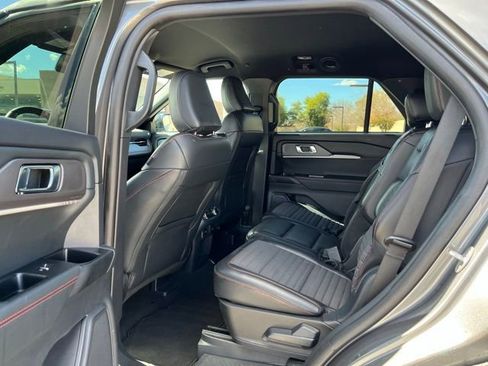 Used 2025 Ford Explorer ST-Line image 27