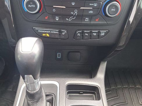 Used 2018 Ford Escape Titanium w/ Ford Safe & Smart Package AWD/4WD image 16