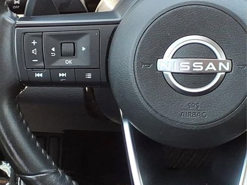 Used 2024 Nissan Pathfinder SV FWD image 10