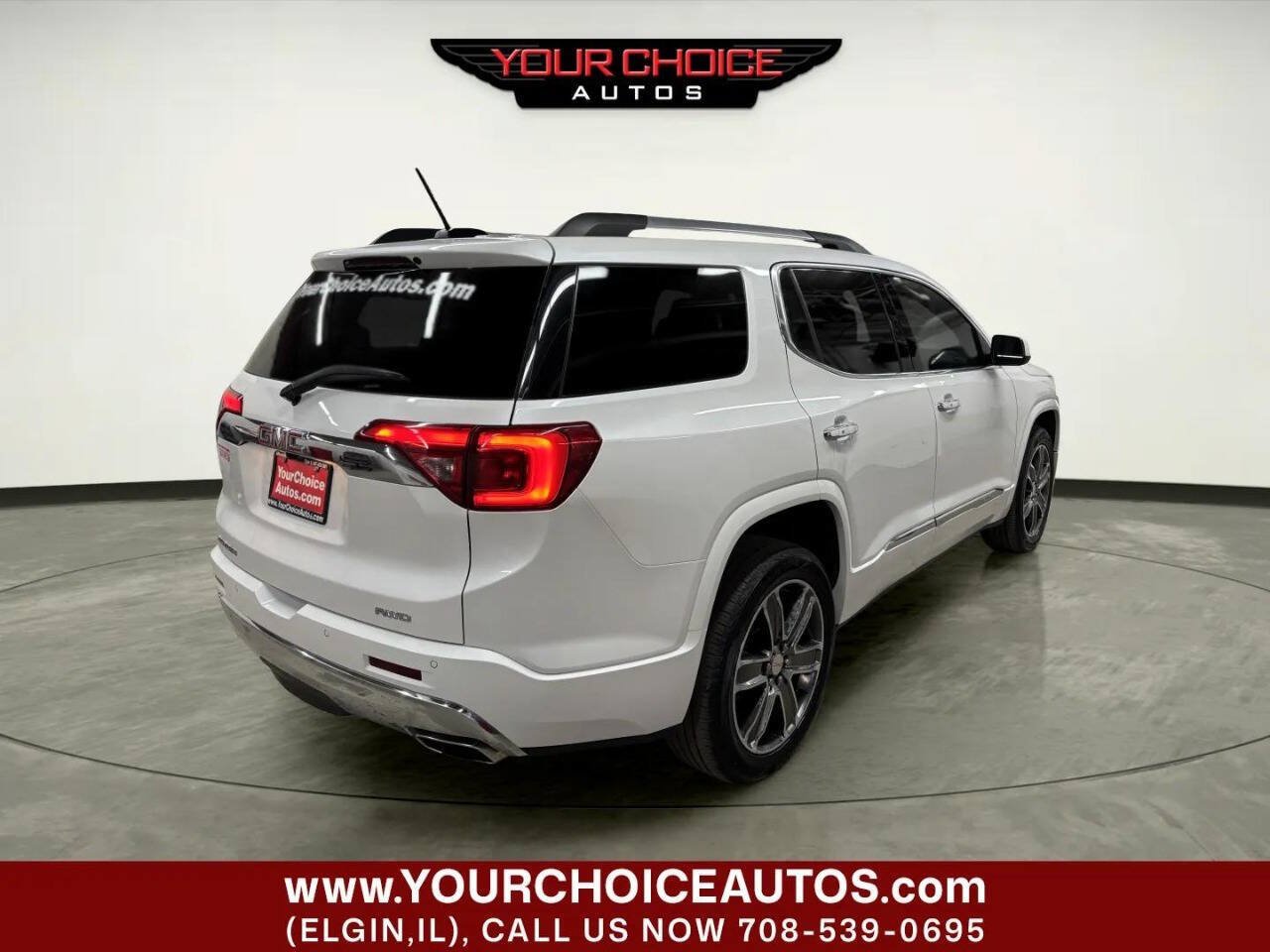 Used 2017 GMC Acadia Denali w/ Technology Package AWD/4WD image 8