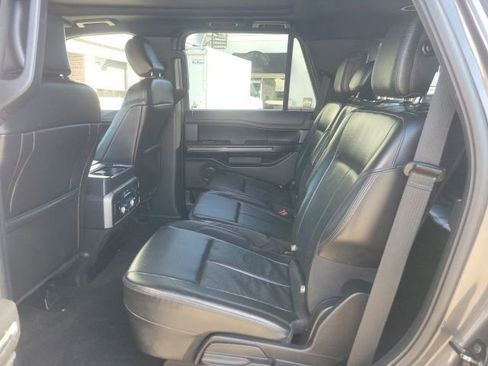 Used 2020 Ford Expedition XLT w/ Equipment Group 202A AWD/4WD image 21