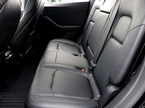 Used 2022 Tesla Model Y Performance image 19