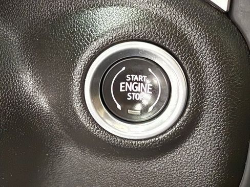 Used 2021 Chevrolet Silverado 1500 LT w/ Texas Edition Plus image 11