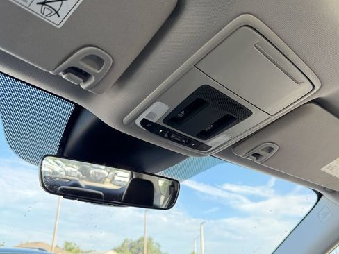 Used 2024 Honda Pilot Touring image 31