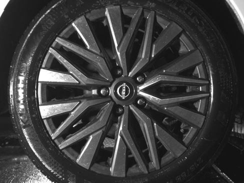 Used 2025 Nissan Altima 2.5 SV FWD image 15