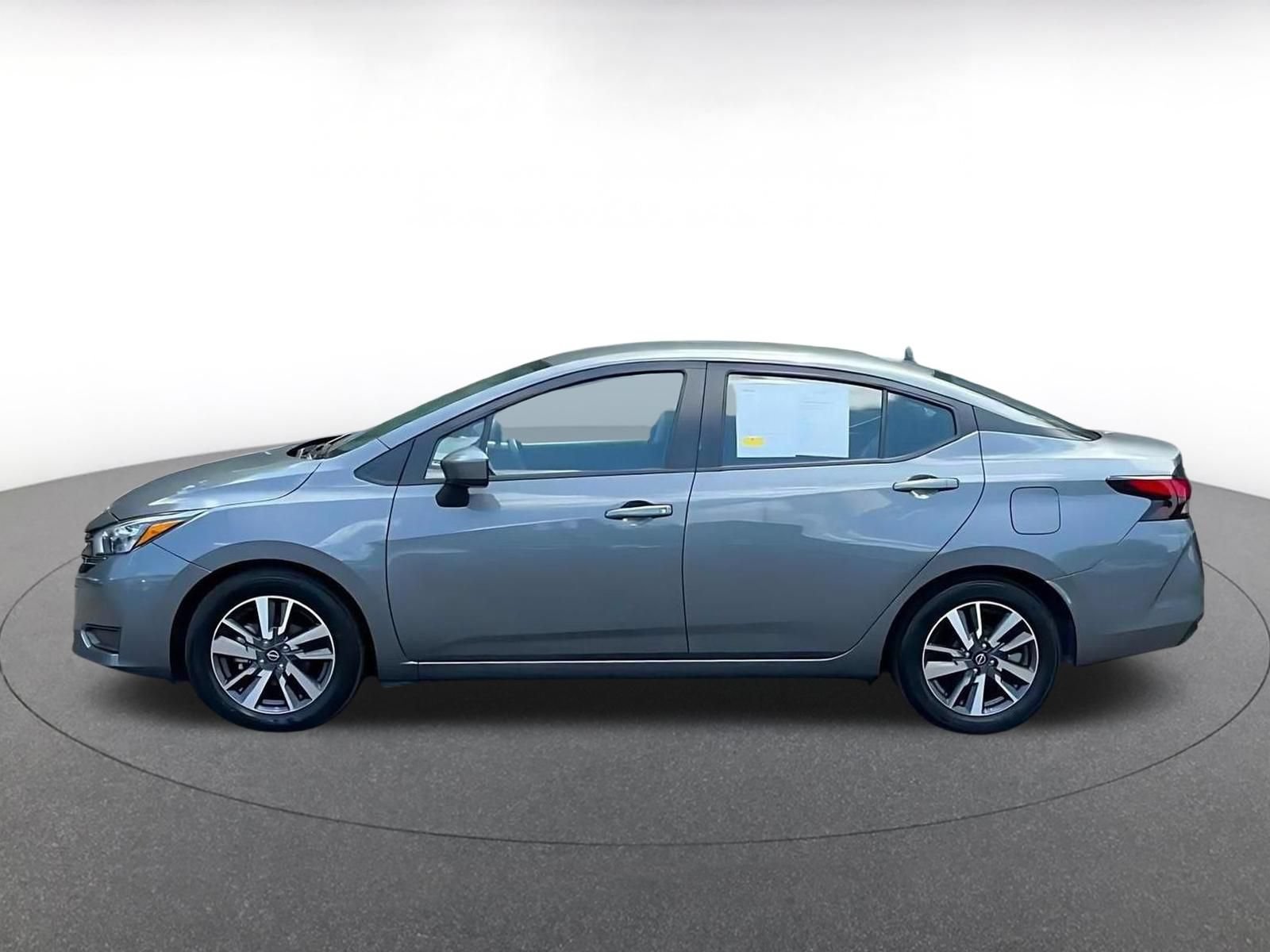 Used 2025 Nissan Versa SV FWD image 8