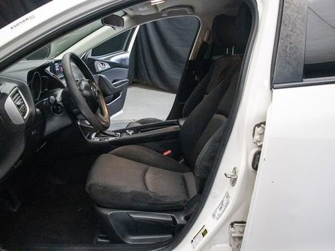 Used 2018 MAZDA MAZDA3 Sport FWD image 24