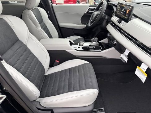 New 2025 Mitsubishi Outlander SE AWD/4WD image 24