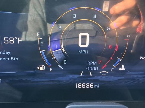 Used 2024 Chevrolet Traverse RS image 9