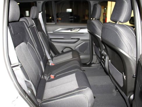 New 2025 Jeep Grand Cherokee Laredo X w/ Luxury Tech Group I image 32