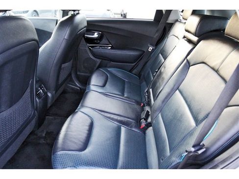 Used 2019 Kia Niro EX Premium image 12