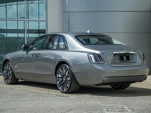 New 2025 Rolls-Royce Ghost image 11