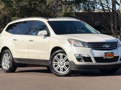 Used 2014 Chevrolet Traverse LT w/ All-Star Edition image 2