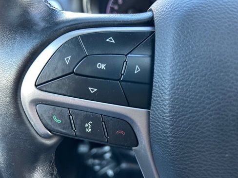 Used 2021 Jeep Grand Cherokee Limited image 24