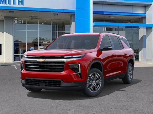 New 2026 Chevrolet Traverse LT w/ Driver Confidence Package AWD/4WD image 6