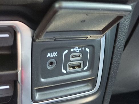 Used 2024 Jeep Gladiator Sport AWD/4WD image 20