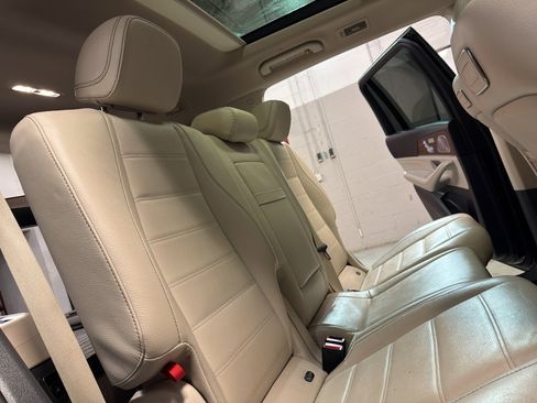 Used 2020 Mercedes-Benz GLS 450 4MATIC image 27