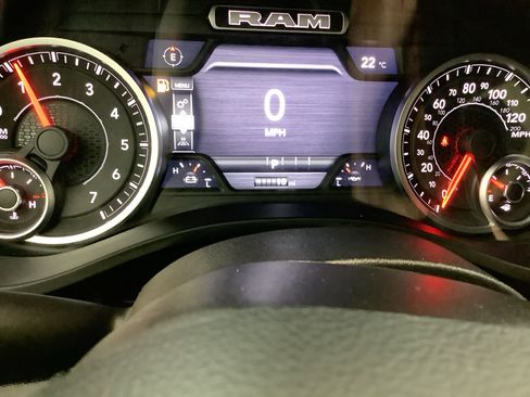 New 2026 RAM 1500 Express AWD/4WD image 17