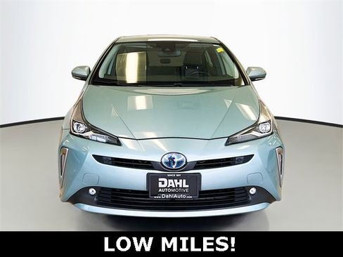 Used 2021 Toyota Prius XLE image 2