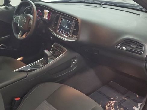 Used 2019 Dodge Challenger R/T w/ Blacktop Package image 9