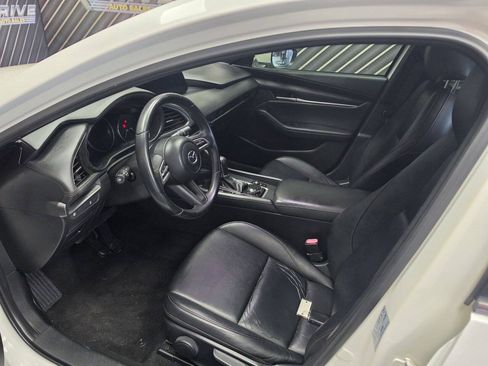 Used 2020 MAZDA MAZDA3 Hatchback FWD image 11