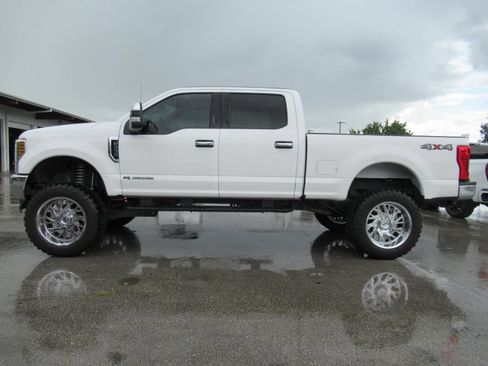 Used 2019 Ford F250 XLT AWD/4WD image 5