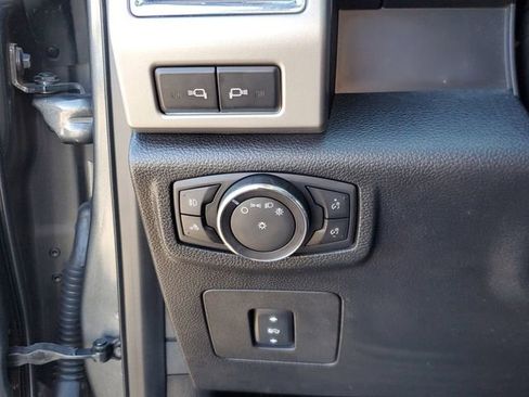 Used 2016 Ford F150 Lariat image 30