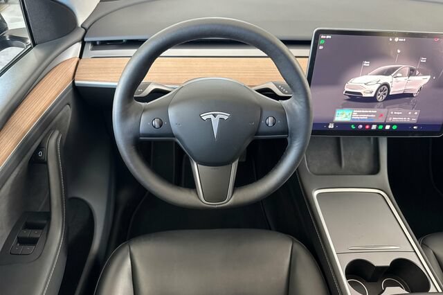 Used 2024 Tesla Model Y Long Range AWD/4WD image 14