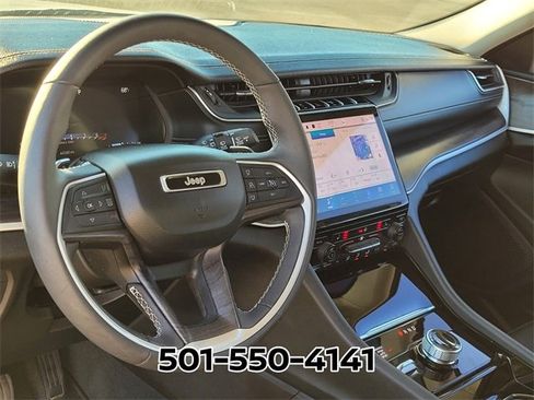 Used 2023 Jeep Grand Cherokee Limited w/ Black Appearance Package image 8